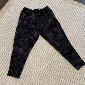 Nike Black and Gray Patterned Joggers